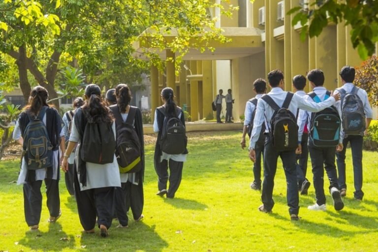 Public vs Private Colleges: What’s Best for Your Budget and Career?